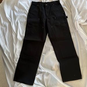 Carharts men’s loose fit double front utility pant. Size 31 x 32
